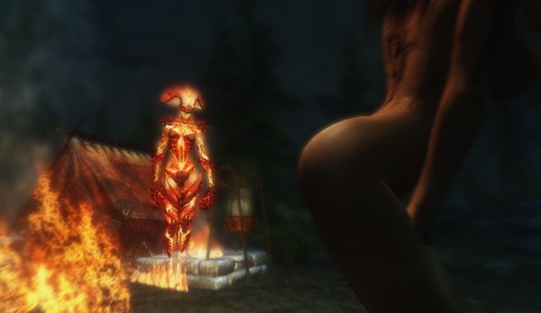 Ночью у костра..   ;)