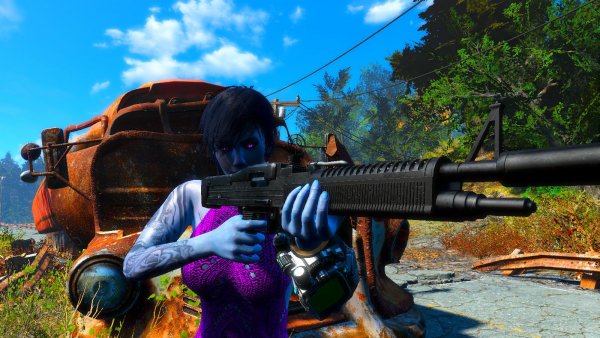 А моя Демка в Fallout4 с другой пушкой бегает!