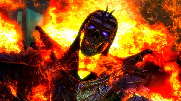 Драконий жрец - почему то с клыками ))