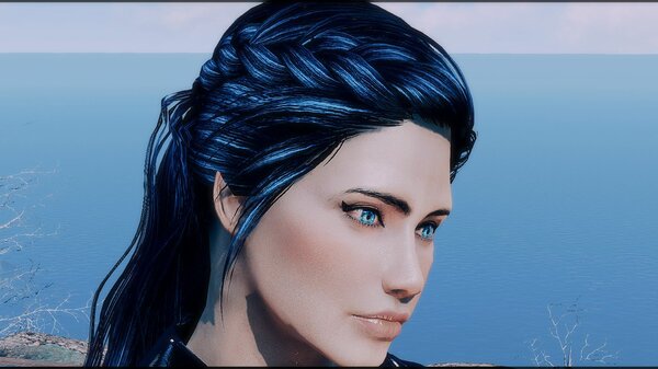 У Евы глаза - цвета неба. ;)