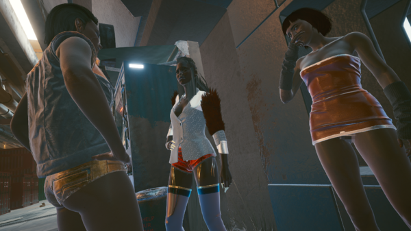 Две девушки подозвали к себе Ви.