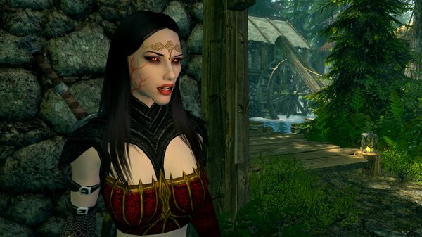 Вампирская полу улыбка и полу оскал ))