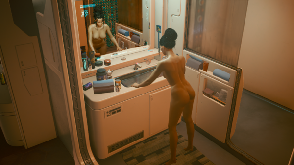 Панам в душевой комнате.