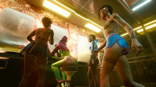 Джуди с девушками в гримёрной комнате.