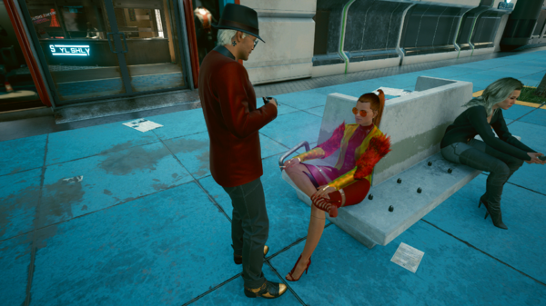 Ви и девушка в красивом платье.