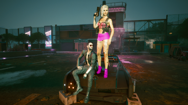 Ви с интересом смотрит своё кино.