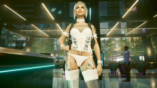 Ви блондинка с новыми татушками.