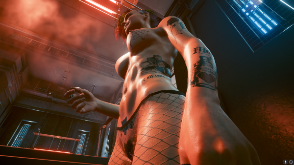 Джуди с натуральным фитнес телом и грудью.