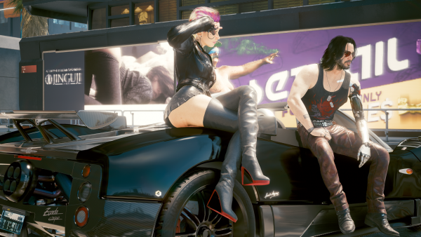 Ви:-"Джонни, улыбнись - нас снимают".