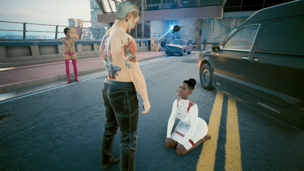 Телеведущая новостного канала просит Ви "дать ей интервью".