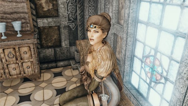 Тан БРЮЛЕН похожа на Мавен, но это ничего! ))