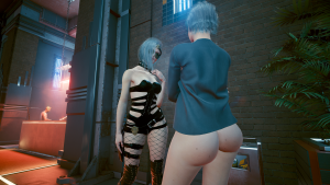 Ви в форме "Bad Cop" и её соседка.